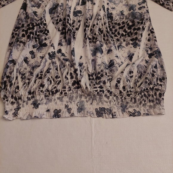 Simply Irresistible Black White Butterfly Pattern Top Flowy Lace Back Size PL - Picture 12 of 13